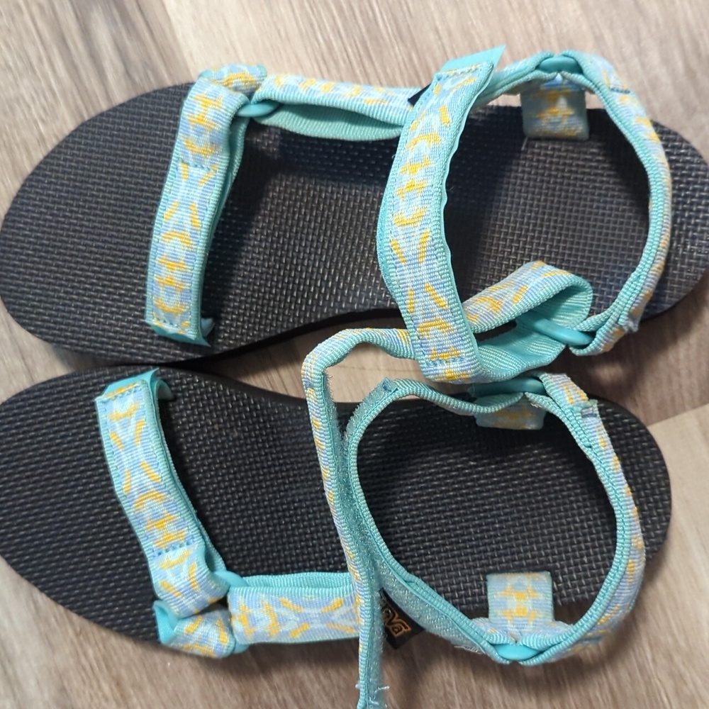 Teva Sandals- 8 platform